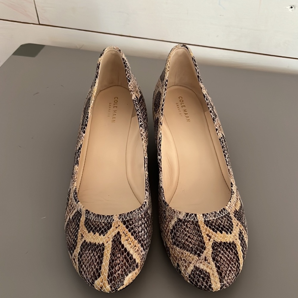 Cole Haan wedge snake print shoe size 10